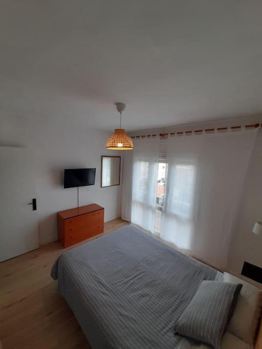 Precioso Apartamento En L'Hospitalet De L'Infant Bagian luar foto